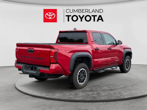 Used 2025 Toyota Tacoma TRD Off-Road AWD/4WD image 5