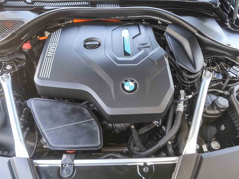 Certified 2023 BMW 530e image 23