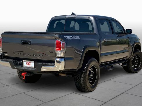 Used 2020 Toyota Tacoma TRD Off-Road AWD/4WD image 12
