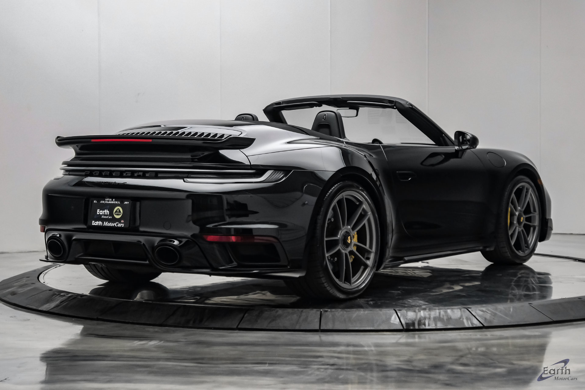 Used 2025 Porsche 911 Turbo S w/ Exterior Sport Package AWD/4WD image 21