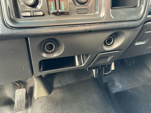 Used 2006 Chevrolet Silverado 1500 W/T image 18