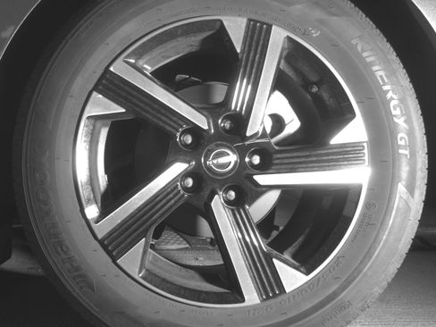 Used 2025 Nissan Sentra SV image 14