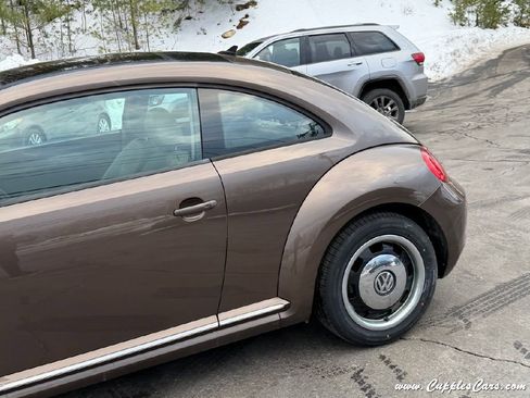 Used 2014 Volkswagen Beetle 1.8T FWD image 32