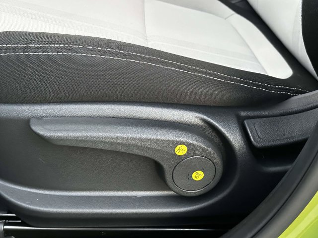 Used 2024 Hyundai Venue SEL FWD image 19