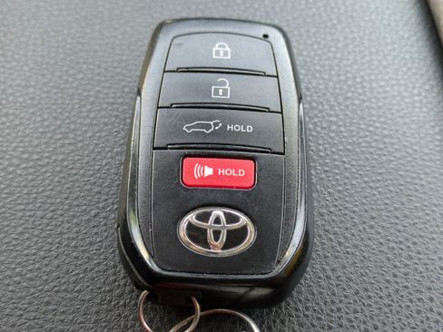 Used 2024 Toyota Grand Highlander XLE image 34