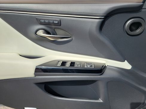 Used 2022 Lexus ES 350 F Sport w/ Accessory Package 2 image 18