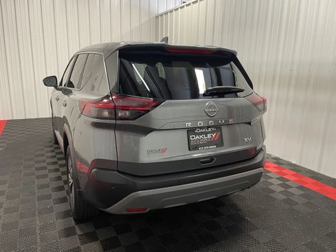 Used 2023 Nissan Rogue SV FWD image 12