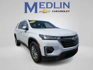 Used 2022 Chevrolet Traverse LT FWD video 1