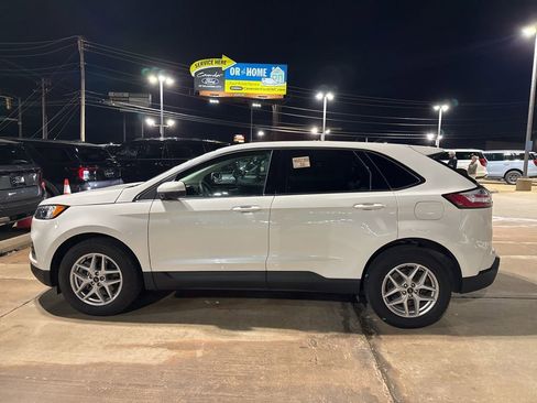 Used 2024 Ford Edge SEL w/ Convenience Package image 11
