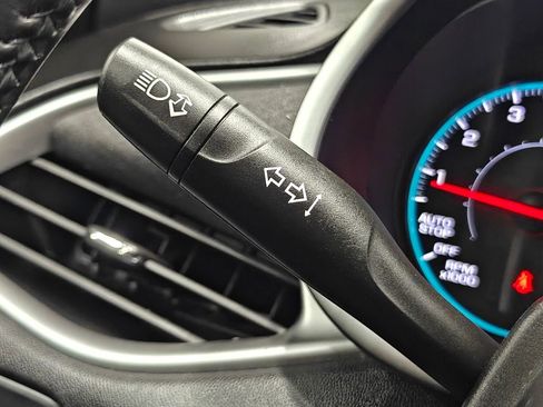 Used 2022 Chevrolet Malibu RS image 35