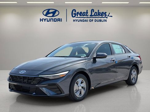 New 2026 Hyundai Elantra SE image 1