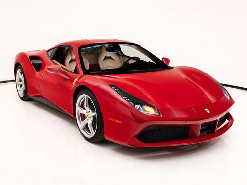 Certified 2017 Ferrari 488 GTB RWD image 1