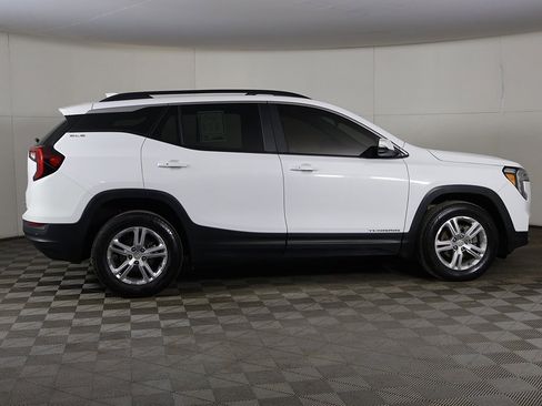 Used 2022 GMC Terrain SLE w/ Driver Convenience Package image 17