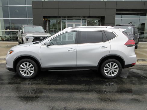 Used 2020 Nissan Rogue S w/ Special Edition Package AWD/4WD image 3