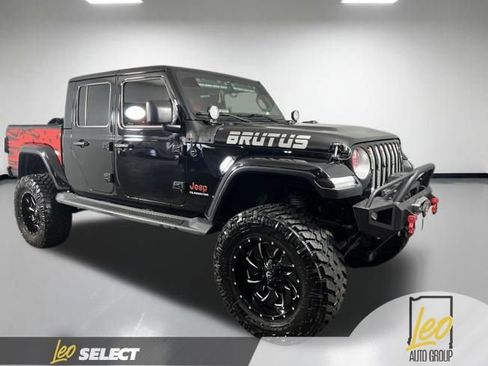 Used 2020 Jeep Gladiator Overland w/ LED Lighting Group AWD/4WD image 5