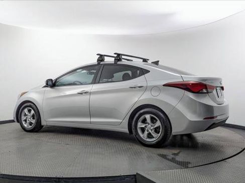 Used 2015 Hyundai Elantra SE FWD image 6