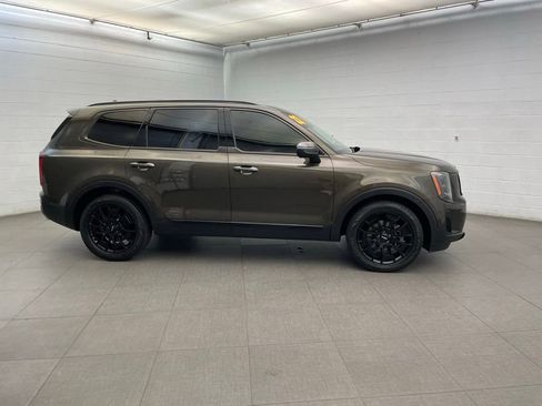Used 2022 Kia Telluride EX w/ EX Premium Package AWD/4WD image 3