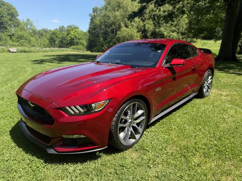 Used 2016 Ford Mustang GT Premium w/ Equipment Group 401A RWD image 2