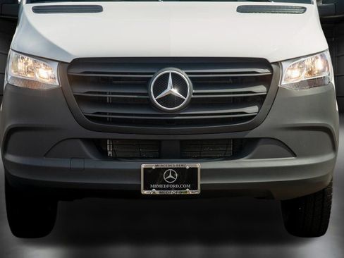 Used 2024 Mercedes-Benz Sprinter 144 Cargo image 11