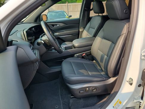 Used 2026 Chevrolet Traverse LT FWD image 19