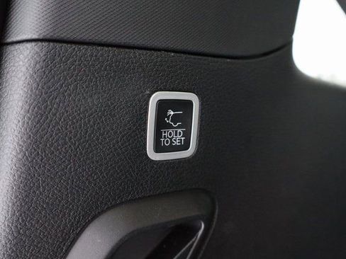 Used 2024 Jeep Wagoneer Series II w/ Convenience Group I image 40