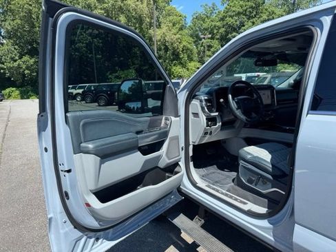 Used 2024 Ford F350 Limited w/ FX4 Off-Road Package AWD/4WD image 12
