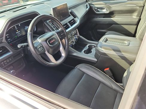 Certified 2022 GMC Yukon SLT w/ SLT Premium Package image 10