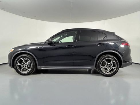 Used 2023 Alfa Romeo Stelvio Ti AWD/4WD image 4