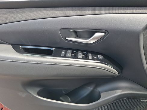 Certified 2024 Hyundai Tucson Limited AWD/4WD image 12