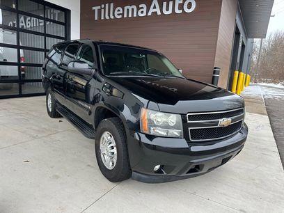 Used 2008 Chevrolet Suburban 2500 LT w/ Convenience Package 1