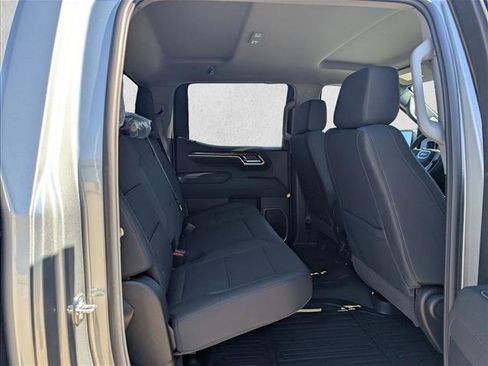 New 2026 GMC Sierra 1500 SLE image 17