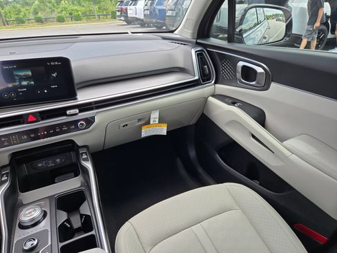 New 2026 Kia Sorento EX FWD image 11