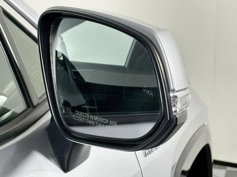 Used 2022 Toyota RAV4 SE w/ Weather & Moonroof Package image 31