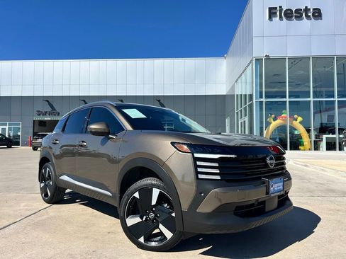 Certified 2025 Nissan Kicks SR image 1