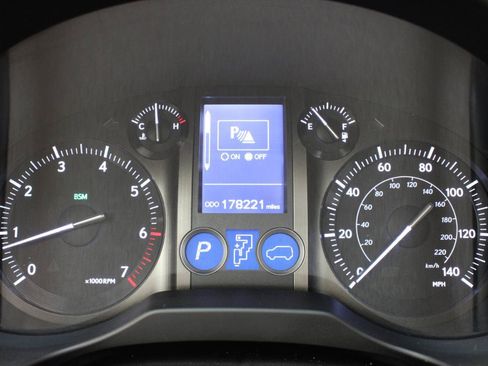 Used 2014 Lexus GX 460 w/ Premium Package AWD/4WD image 79