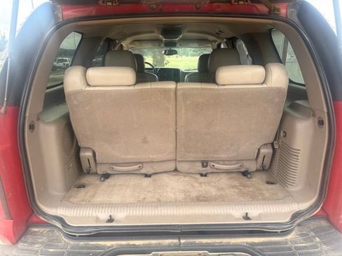 Used 2005 GMC Yukon SLT w/ SLT Preferred Equipment Group AWD/4WD image 17