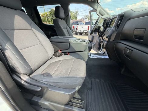 Used 2019 Chevrolet Silverado 1500 Custom Trail Boss AWD/4WD image 16