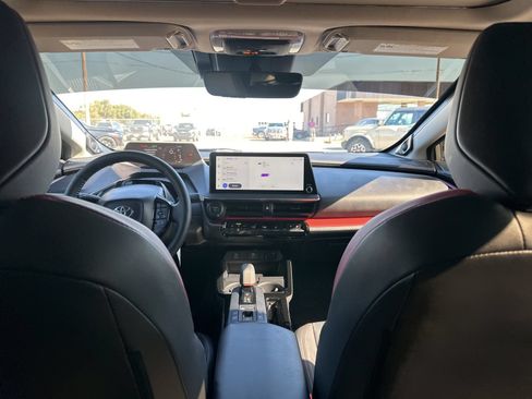 Used 2024 Toyota Prius Prime Premium FWD image 26