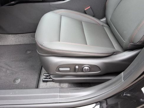New 2026 Chevrolet Trax RS w/ Sunroof Package FWD image 22