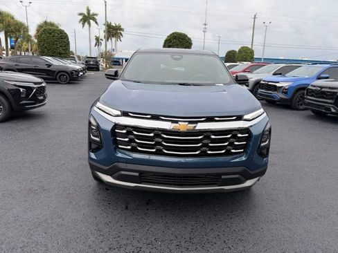 Used 2025 Chevrolet Equinox LT FWD image 2