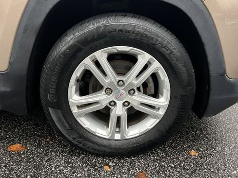 Used 2018 GMC Terrain SLE image 36