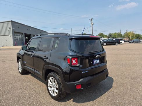 Used 2017 Jeep Renegade Latitude AWD/4WD image 8