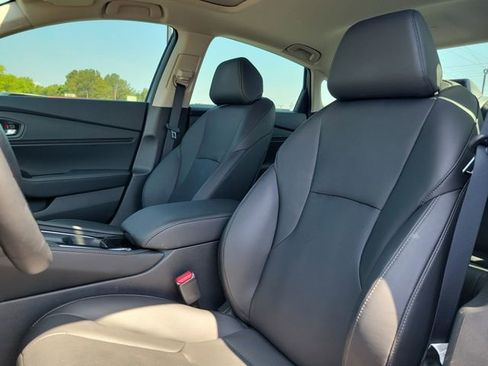 Certified 2025 Honda Accord Touring image 11