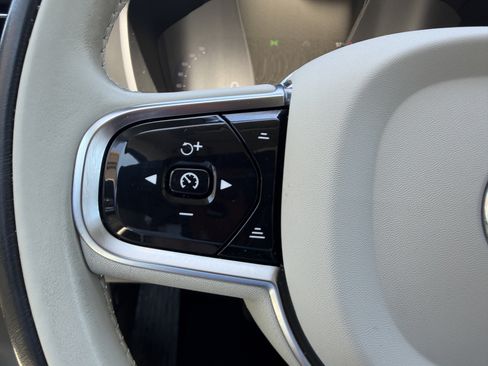 Certified 2023 Volvo XC60 B5 Plus w/ Climate Package FWD image 29