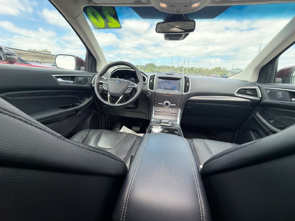 Used 2020 Ford Edge Titanium w/ Equipment Group 301A FWD image 12
