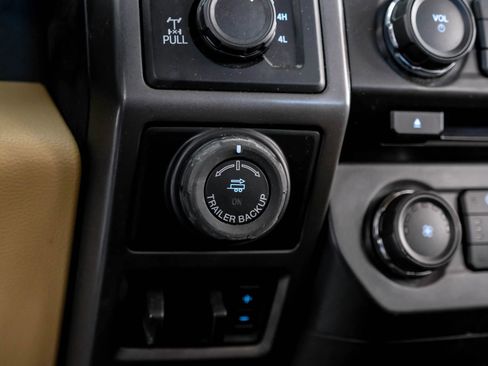 Used 2017 Ford F150 XLT w/ Equipment Group 302A Luxury image 22