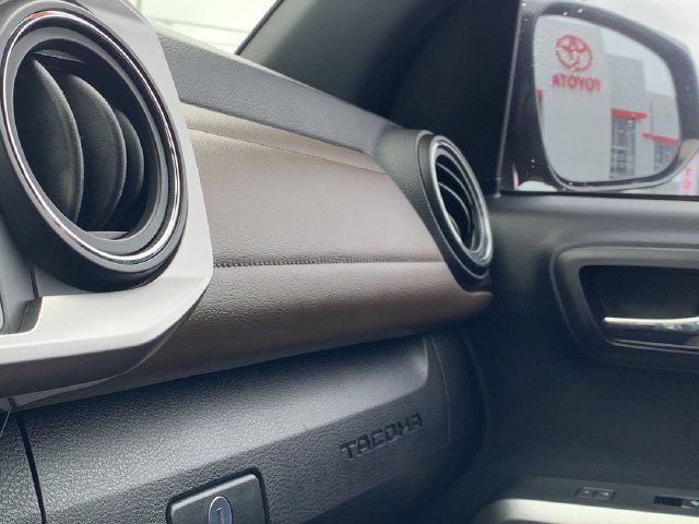 Used 2018 Toyota Tacoma Limited RWD image 10