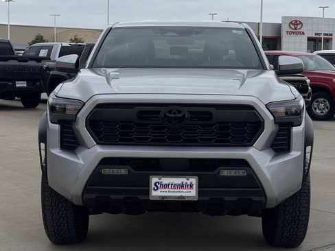 Used 2024 Toyota Tacoma TRD Off-Road image 7