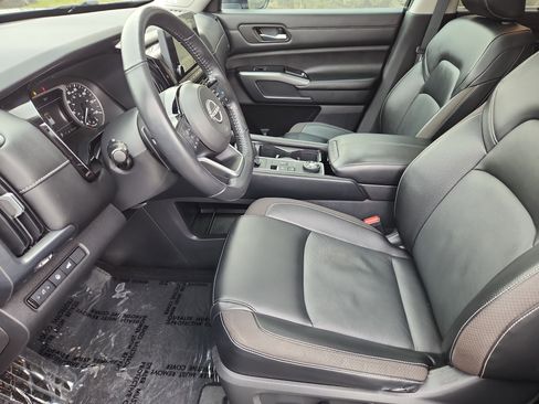 Used 2022 Nissan Pathfinder SL w/ SL Premium Package image 24