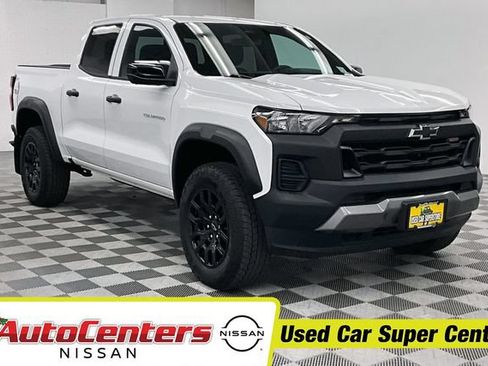 Used 2023 Chevrolet Colorado Trail Boss w/ Technology Package AWD/4WD image 1